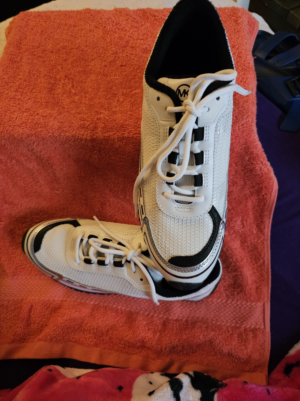 Michael Kors Byrdie Trainer White and Black Low-Top Lace-Up Sneakers NWOT - Picture 7 of 8